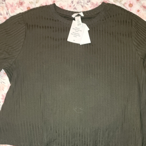 Olive Green Ribbed Two-Piece Set - Picture 9 of 10